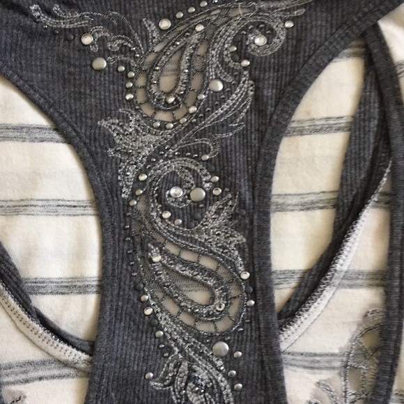 Women’s MissMe Jeweled Embroidered Tank - Picture 4 of 4